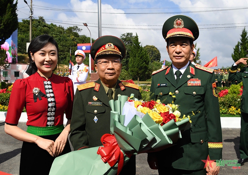 Thắm đượm tình đoàn kết quân dân Việt Nam-Lào