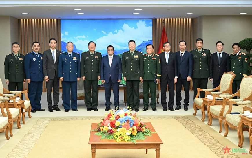 Thủ tướng Phạm Minh Chính tiếp Phó chủ tịch Quân ủy Trung ương Trung Quốc