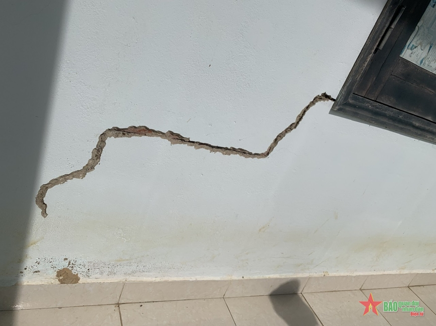 Quảng Nam: Bão số 6 gây sụt lún, sạt lở bất thường, sơ tán khẩn cấp hàng trăm hộ dân