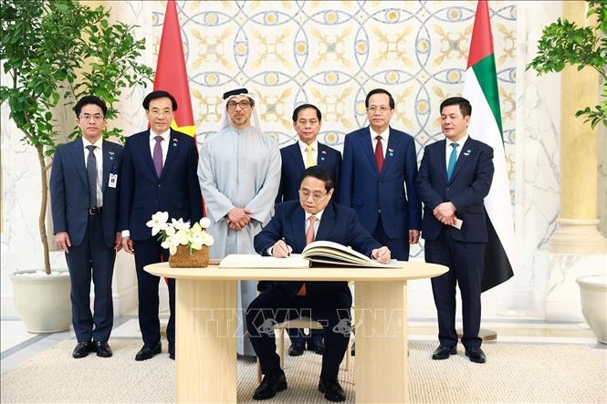 Thủ tướng Phạm Minh Chính hội đàm với Tổng thống UAE - Hai nước nâng cấp quan hệ lên Đối tác Toàn diện