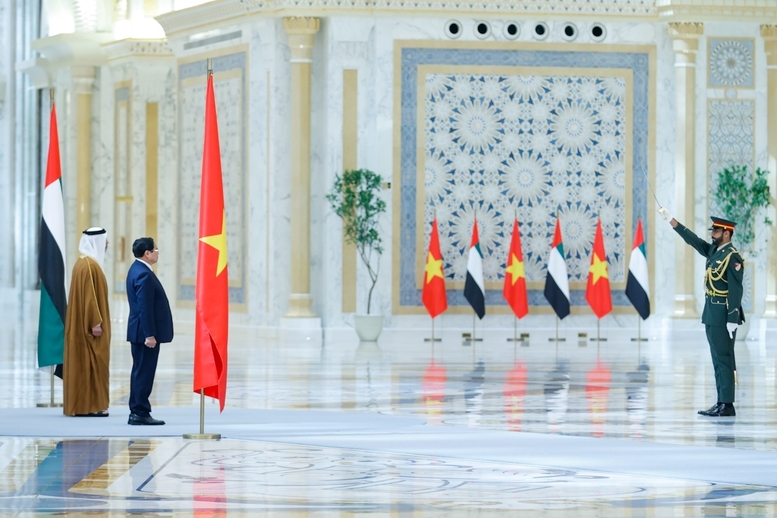 UAE bắn 21 loạt đại bác chào đón Thủ tướng Phạm Minh Chính