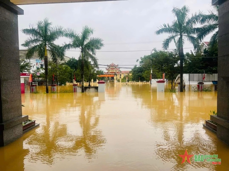 Mưa lũ làm ngập 15.000 nhà dân tại Quảng Bình