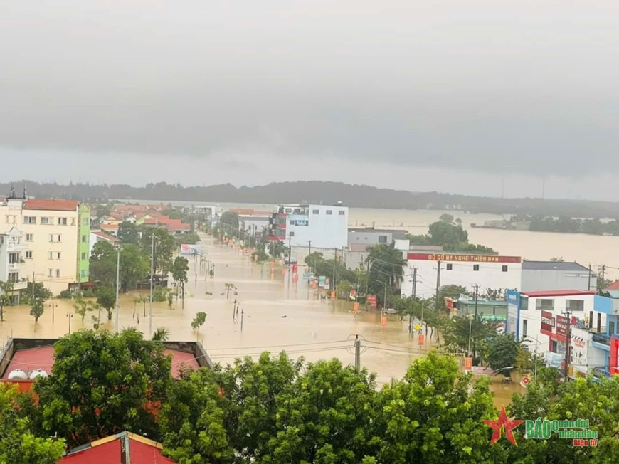 Mưa lũ làm ngập 15.000 nhà dân tại Quảng Bình