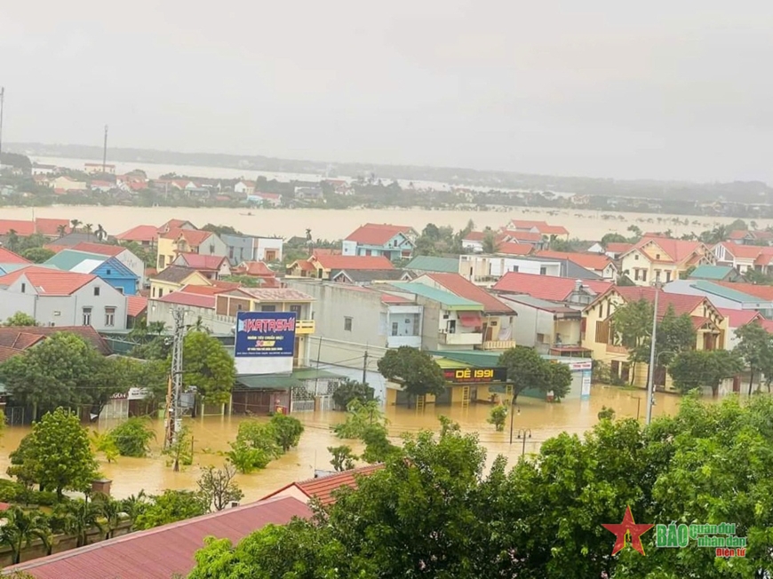 Mưa lũ làm ngập 15.000 nhà dân tại Quảng Bình
