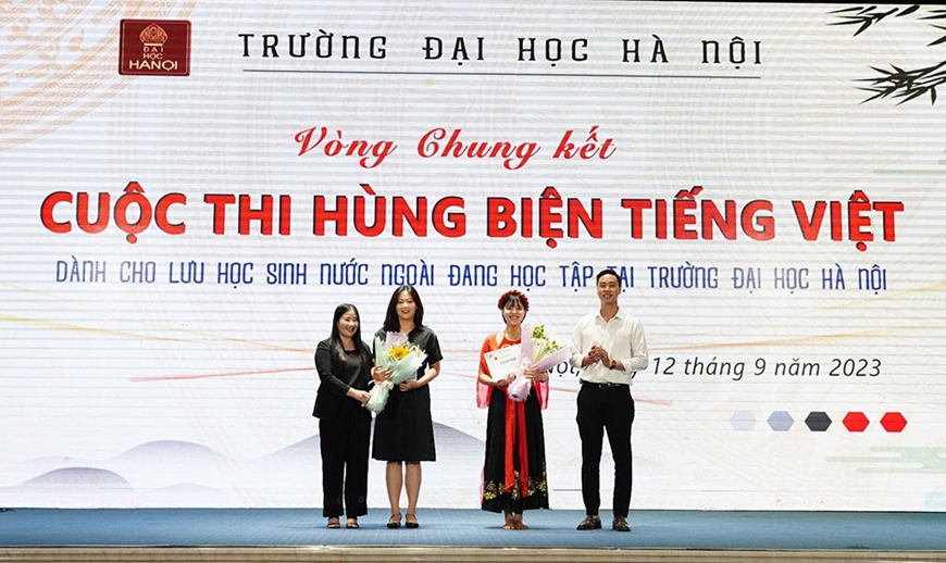 Lan tỏa ngôn ngữ, văn hóa Việt