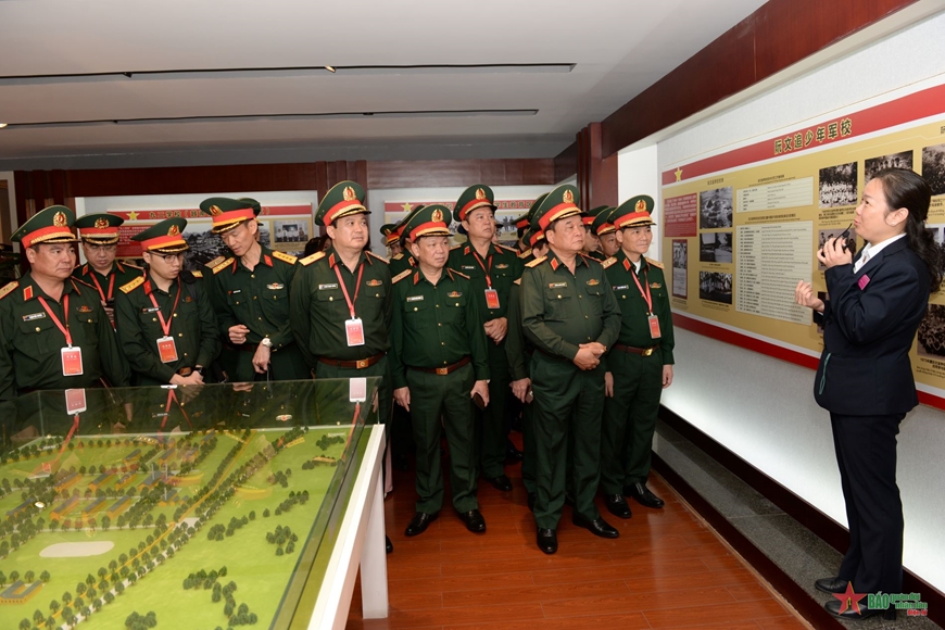 “Kế thừa hữu nghị, chung tay tiến lên”