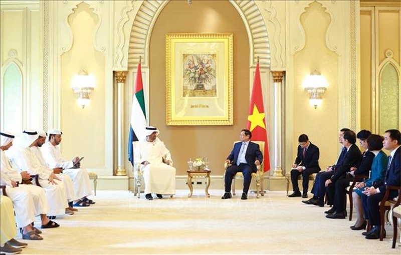 Thủ tướng Phạm Minh Chính tiếp Bộ trưởng Công nghiệp và Công nghệ cao UAE