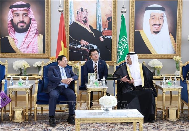 Thủ tướng Chính phủ Phạm Minh Chính và Phu nhân bắt đầu chuyến công tác Saudi Arabia