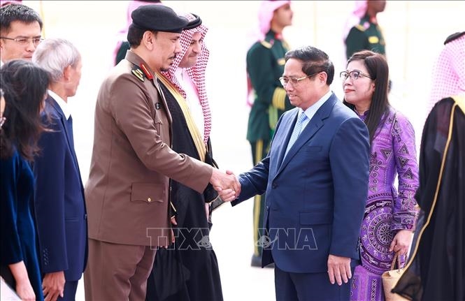 Thủ tướng Chính phủ Phạm Minh Chính và Phu nhân bắt đầu chuyến công tác Saudi Arabia