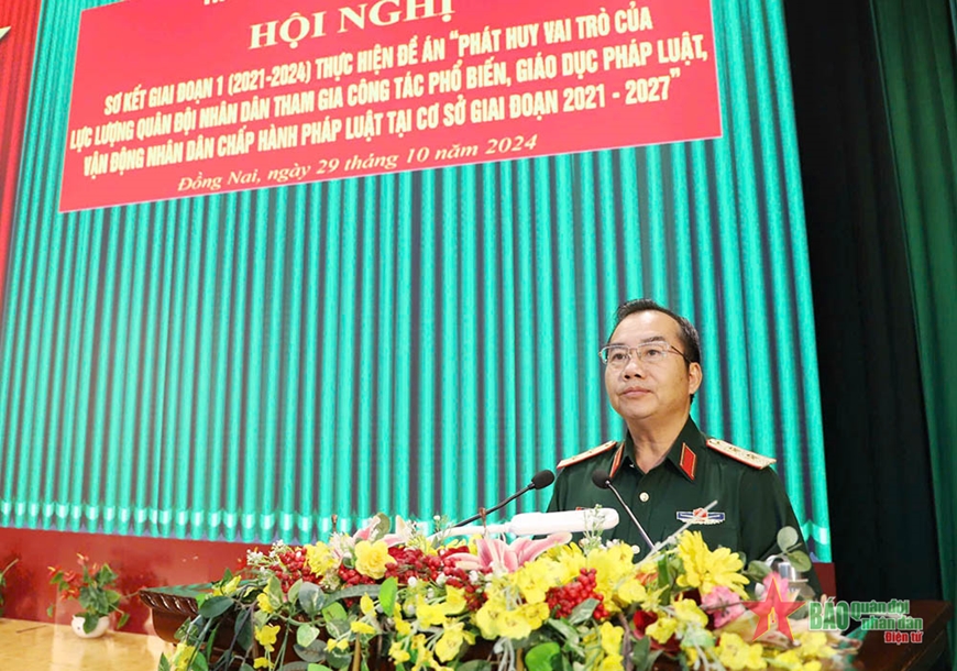 Trường Sĩ quan Lục quân 2 tích cực tuyên truyền pháp luật cho nhân dân