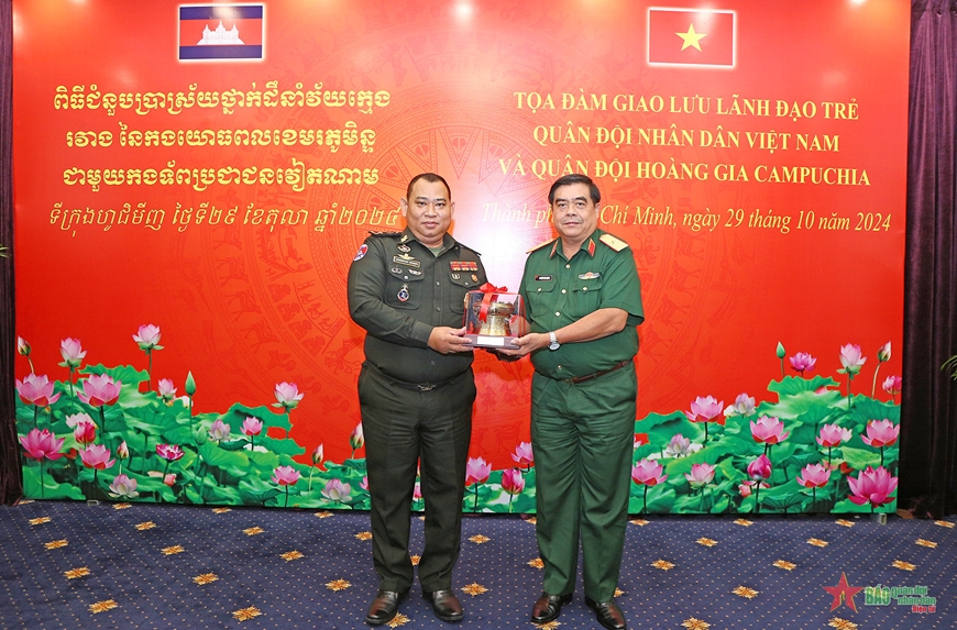 Thúc đẩy giao lưu, trao đổi kinh nghiệm lãnh đạo trẻ quân đội hai nước Việt Nam và Campuchia