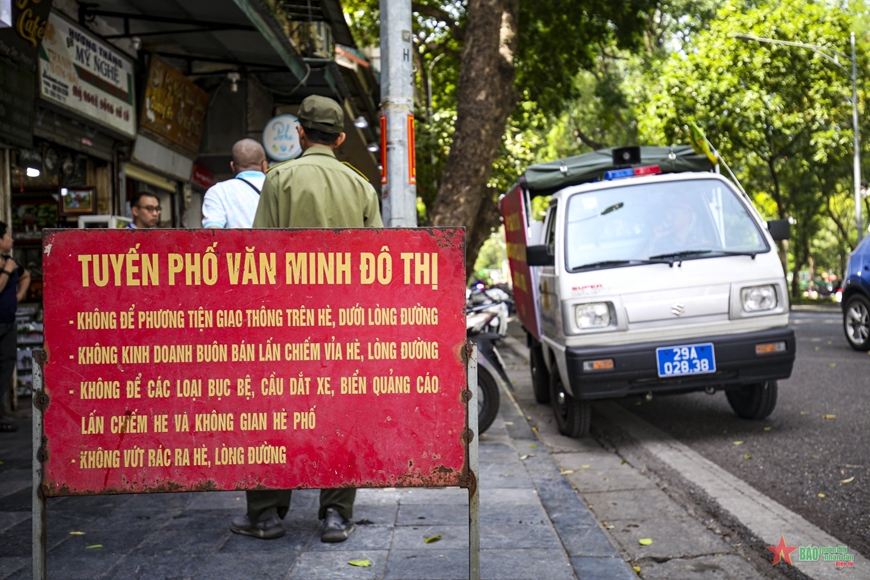 Hà Nội: Cương quyết không để hành vi chiếm dụng lòng đường, vỉa hè tái diễn