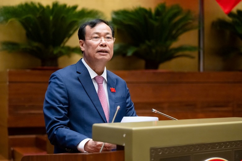 Bộ Quốc phòng cấp phép bay hoặc phân cấp cho đơn vị thuộc quyền cấp phép bay đối với tàu bay không người lái