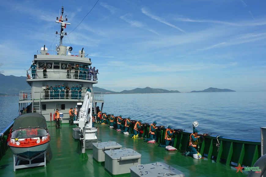 "Sao vuông" vững vàng nơi đầu sóng