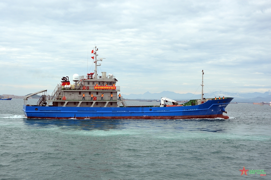 "Sao vuông" vững vàng nơi đầu sóng