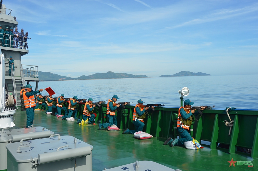 "Sao vuông" vững vàng nơi đầu sóng