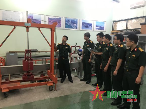 Khai thác hiệu quả phòng thí nghiệm phục vụ đào tạo và nghiên cứu khoa học