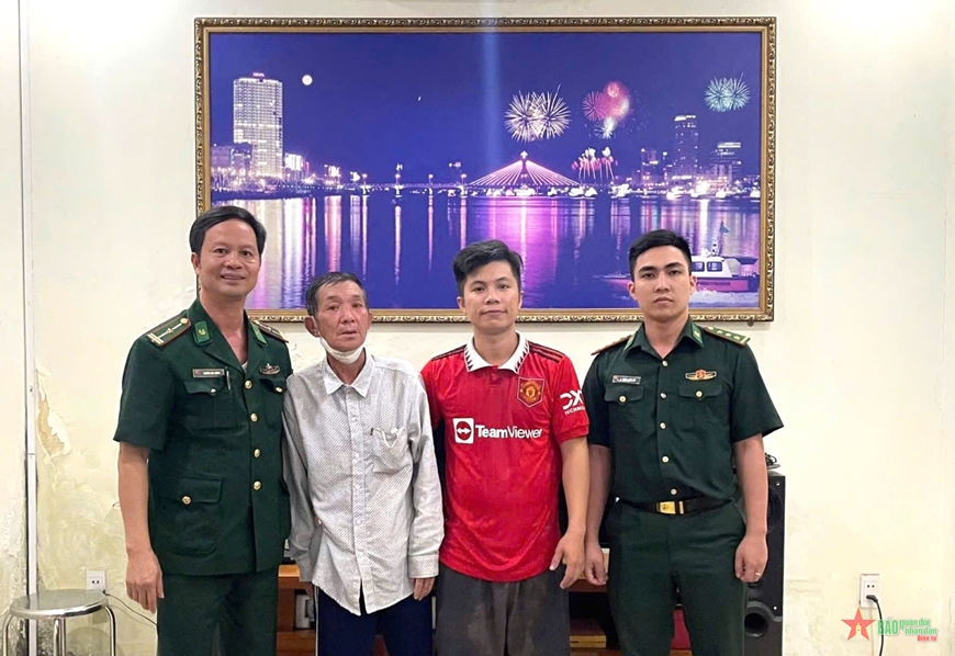 Trạm Biên phòng cửa khẩu cảng Tiên Sa hỗ trợ đưa người lạc về nhà