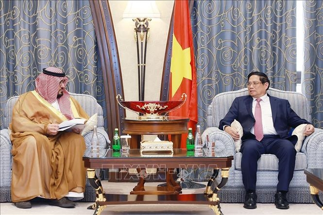 Thủ tướng Phạm Minh Chính tiếp Bộ trưởng Kinh tế và Kế hoạch Saudi Arabia