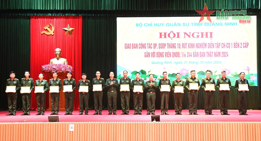 Bộ CHQS tỉnh Quảng Ninh rút kinh nghiệm diễn tập Chỉ huy-Cơ quan 1 bên, 2 cấp