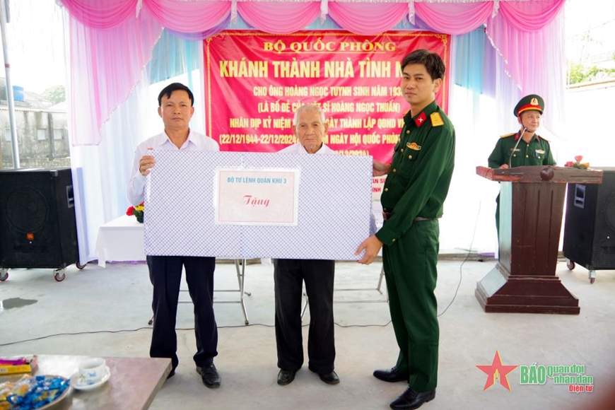 Ban CHQS huyện Quỳnh Phụ (Thái Bình): Bàn giao Nhà tình nghĩa tặng đối tượng chính sách