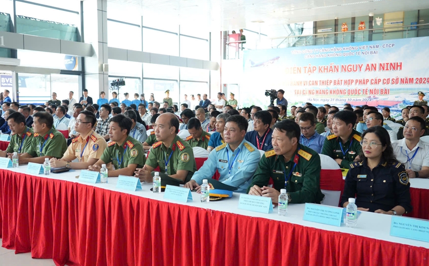Tổ chức diễn tập ứng phó với tình huống khẩn nguy an ninh tại sân bay Nội Bài
