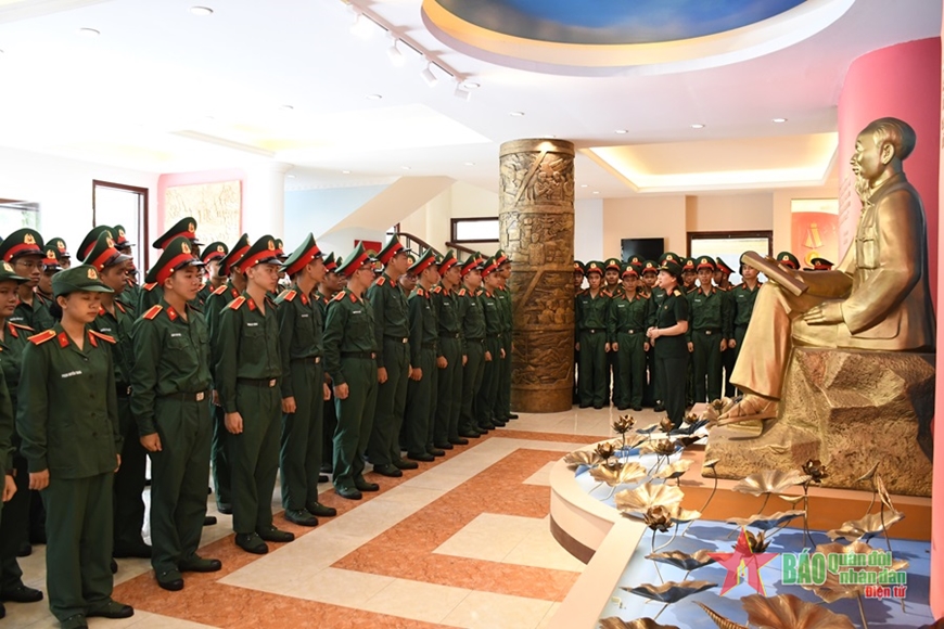 Rèn luyện tác phong quân nhân cho học viên kỹ sư quân sự