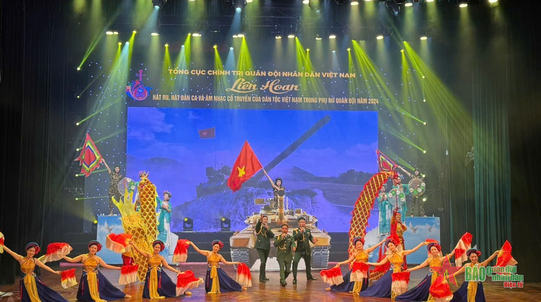 Sâu lắng khúc hát ru, hát dân ca của phụ nữ Binh chủng Tăng Thiết giáp