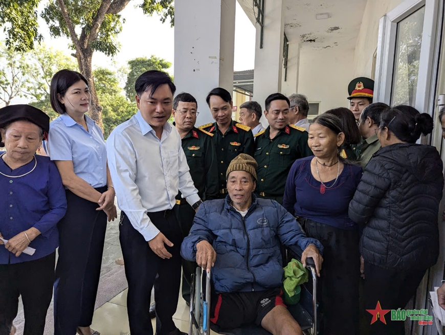 Tam Đảo: 240 người dân được khám bệnh, tư vấn sức khỏe, cấp thuốc miễn phí
