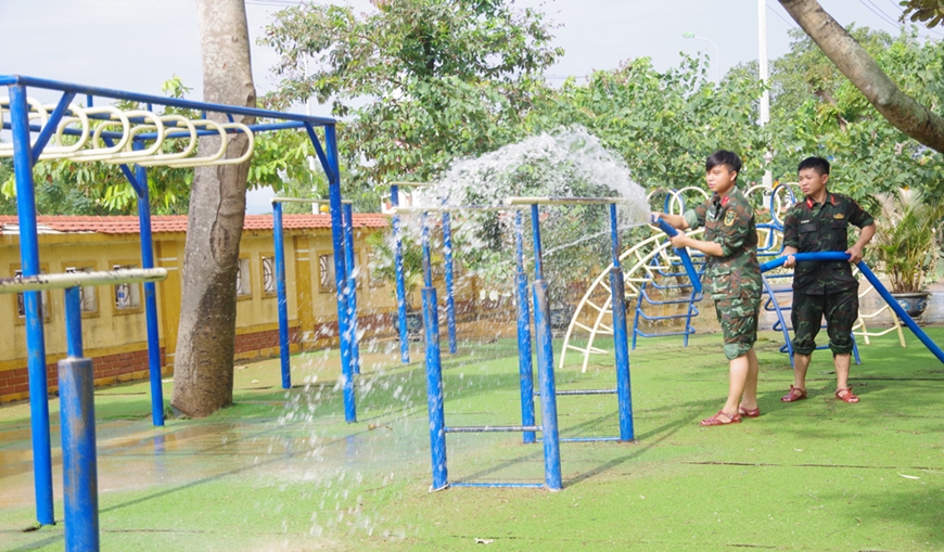 Sớm đón học sinh trở lại trường sau lũ