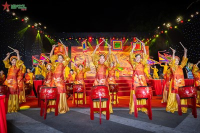 View - 	Liên hoan nghệ thuật quần chúng “Hà Nội-Niềm tin và hy vọng năm 2024