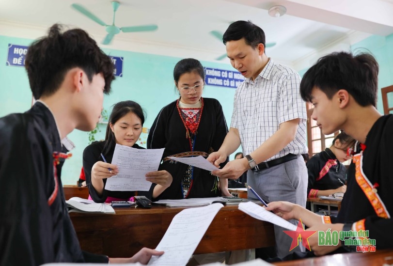 Tuyên Quang chăm lo giáo dục vùng cao