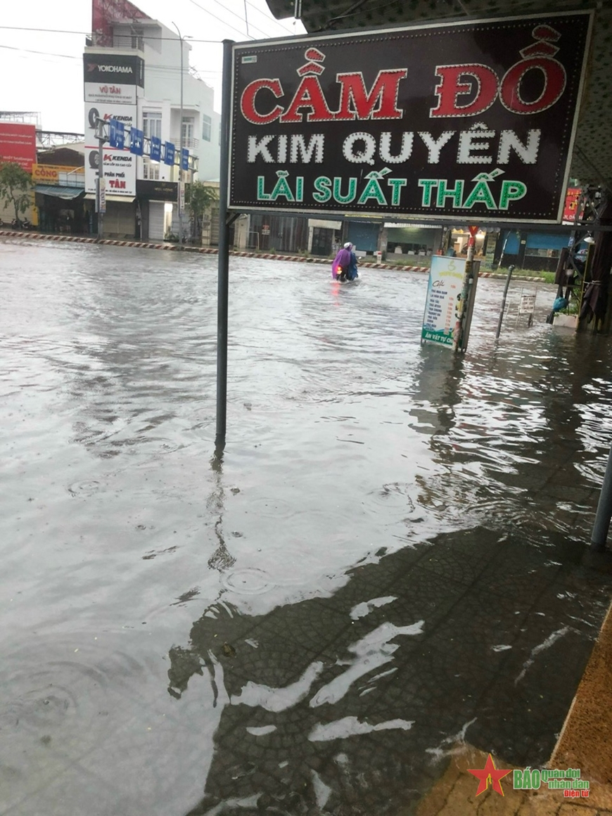 TP Đà Nẵng có mưa lớn khiến nhiều nơi bị ngập lụt