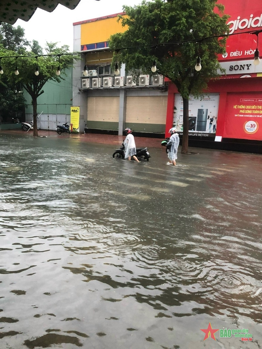 TP Đà Nẵng có mưa lớn khiến nhiều nơi bị ngập lụt