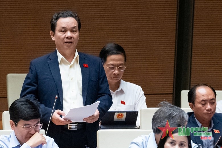 Sửa Luật Đầu tư công: Cân nhắc việc chuyển quyết định chủ trương đầu tư từ HĐND sang UBND cùng cấp
