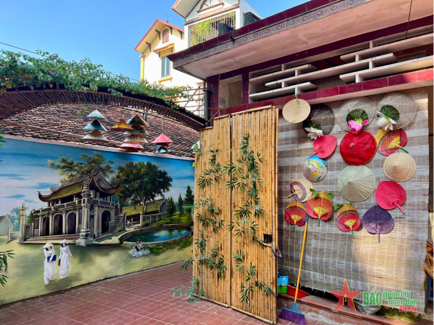 Nhà riêng của nghệ nhân Tạ Thu Hương.