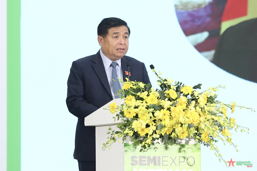 Khai mạc triển lãm ngành công nghiệp bán dẫn Việt Nam 2024