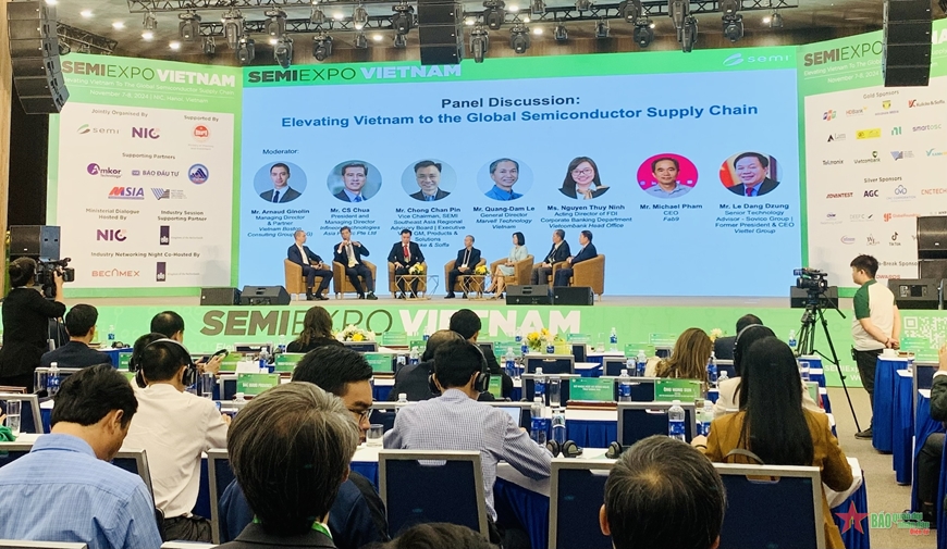 Khai mạc triển lãm ngành công nghiệp bán dẫn Việt Nam 2024
