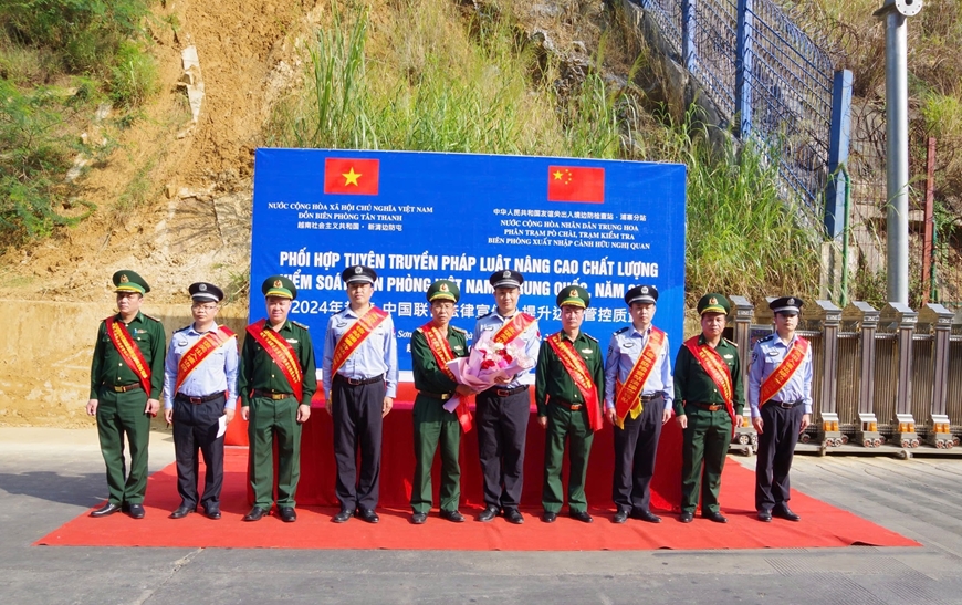 Đồn Biên phòng Tân Thanh hưởng ứng Ngày Pháp luật Việt Nam