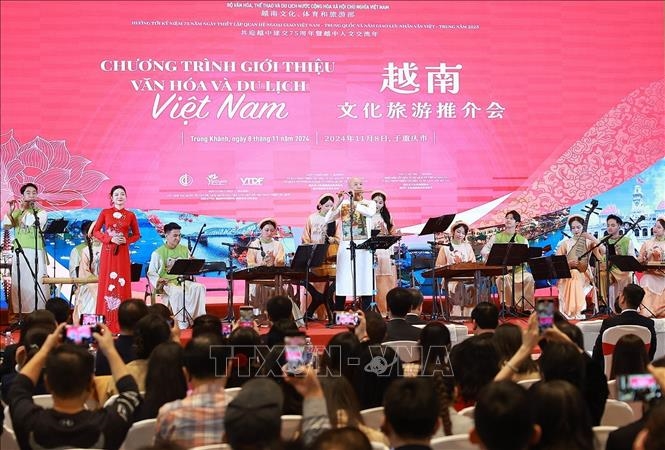 Thủ tướng Phạm Minh Chính dự Chương trình giới thiệu văn hóa, du lịch Việt Nam tại Trùng Khánh