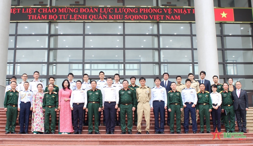 Đoàn công tác Lực lượng phòng vệ Nhật Bản thăm và chào xã giao Bộ tư lệnh Quân khu 5
