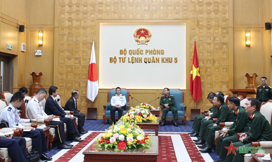 Đoàn công tác Lực lượng phòng vệ Nhật Bản thăm và chào xã giao Bộ tư lệnh Quân khu 5