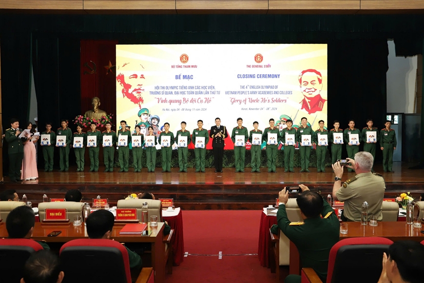 Bế mạc Hội thi Olympic tiếng Anh toàn quân lần thứ tư