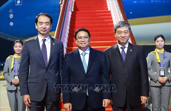 Thủ tướng Phạm Minh Chính thăm Trung tâm logistics Trùng Khánh, Trung Quốc