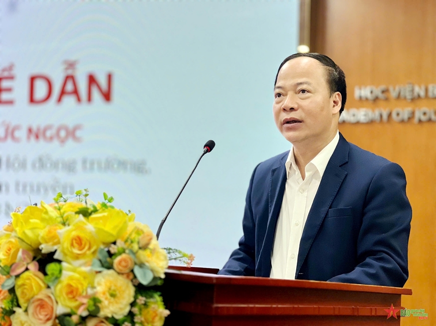 PGS, TS Mai Đức Ngọc, Bí thư Đảng ủy, Chủ tịch Hội đồng trường, Học viện Báo chí và Tuyên truyền phát biểu tổng kết hội thảo khoa học.