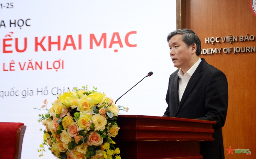 GS, TS Lê Văn Lợi, Phó giám đốc Học viện Chính trị quốc gia Hồ Chí Minh phát biểu khai mạc hội thảo.