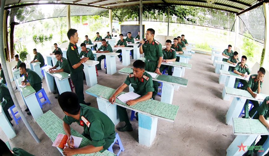 Tạo môi trường để sĩ quan trẻ cống hiến, trưởng thành