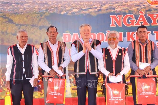 Phó thủ tướng Thường trực Nguyễn Hòa Bình dự Ngày hội Đại đoàn kết toàn dân tộc tại Gia Lai