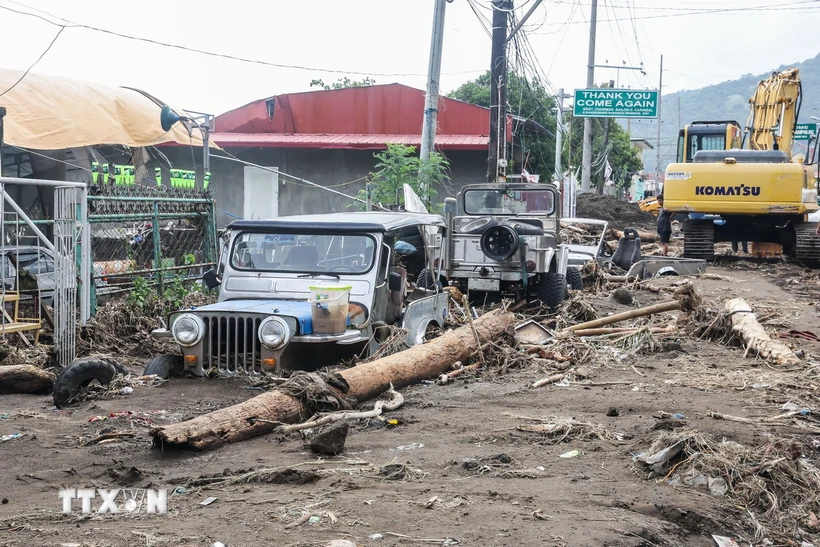 Philippines sơ tán hàng nghìn người trước bão Toraji