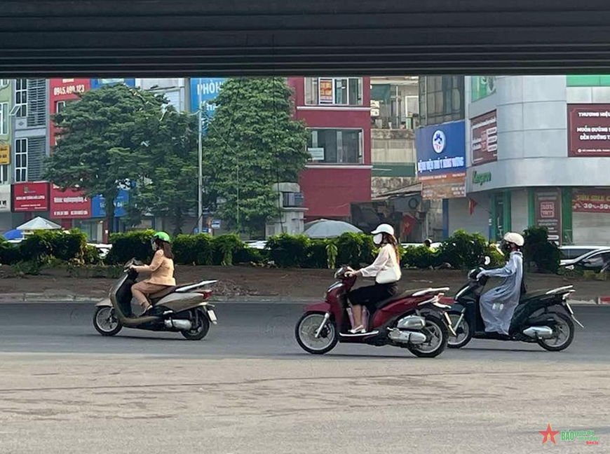 Xử lý nghiêm xe đi ngược chiều tại nút giao thông 4 tầng Nguyễn Trãi - Nguyễn Xiển